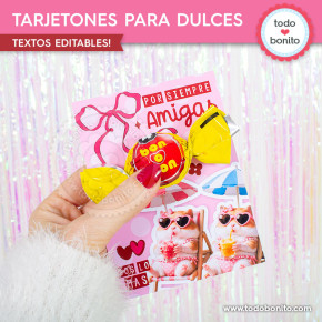 Tarjetón para golosina Día del Amigo con animalitos en reposera y diseño pink collage editable