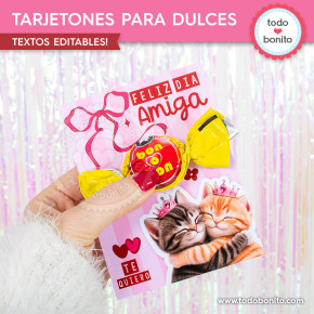 Tarjetón Día del Amigo con gatitos abrazados, texto editable y espacio para pegar una golosina